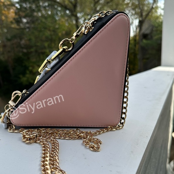 Prada crossbody/ cosmetic bag - Picture 7 of 10
